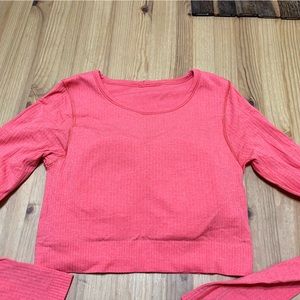 Fitted long sleeve lululemon shirt